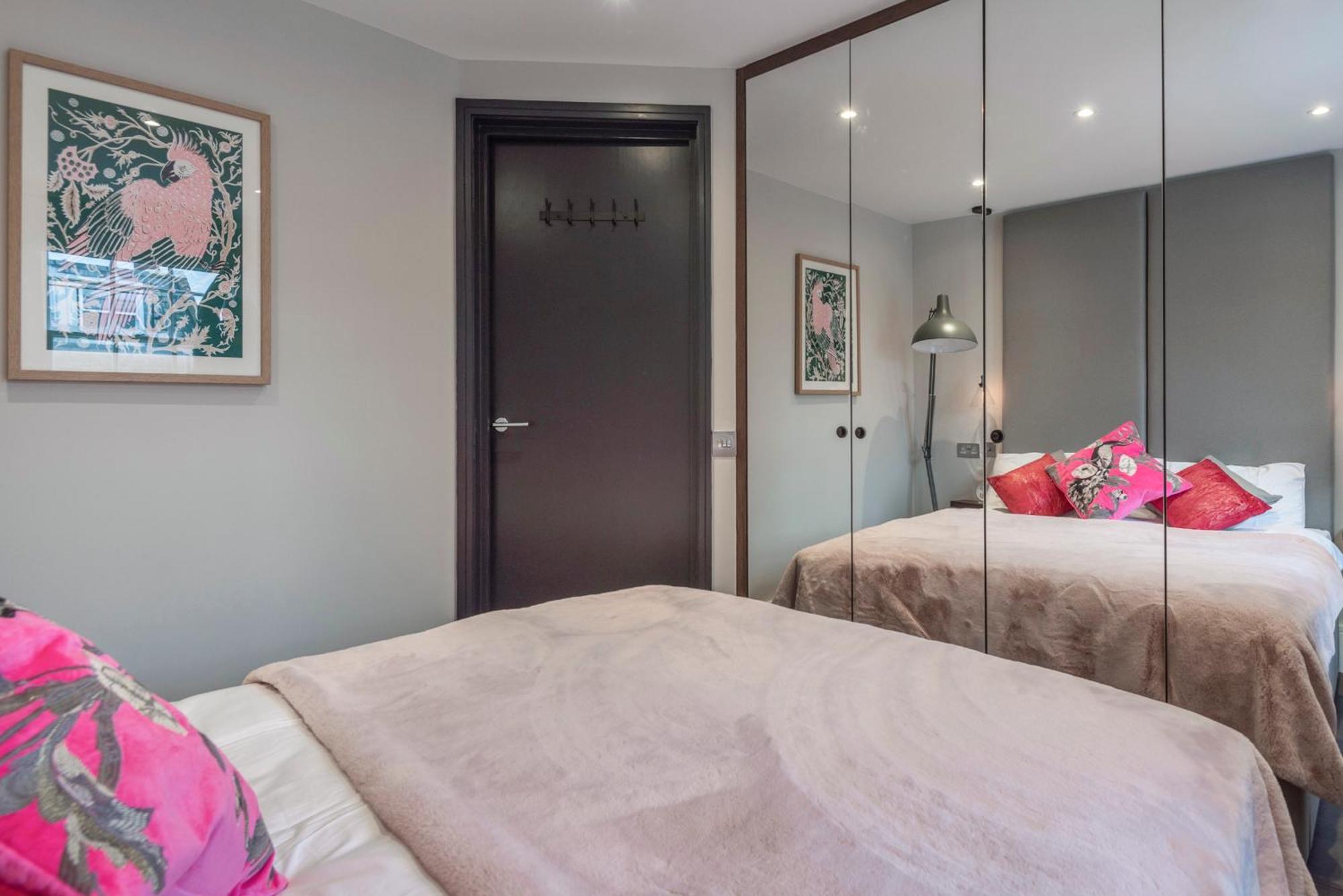 Апартаменты Luxury Georgian House In Marylebone: Modern 1-bed Retreat Лондон
